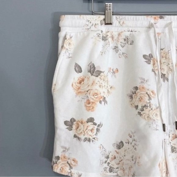 Gibsonlook  Terry Knit Floral Print Shorts In Faded Blush Print Size L-NWT - Picture 4 of 8
